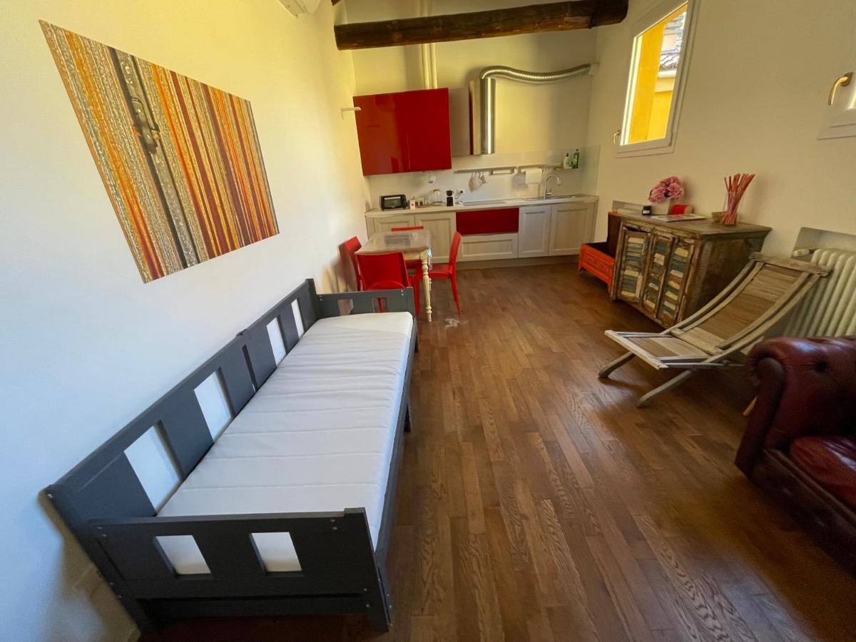 Red Appartamento Immerso Tra Le Mura Bolognesi Exterior photo